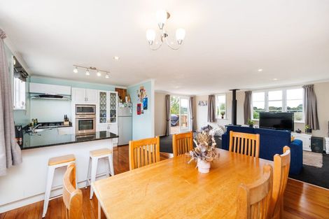 Photo of property in 42 Hastings Street, Halcombe, Feilding, 4779