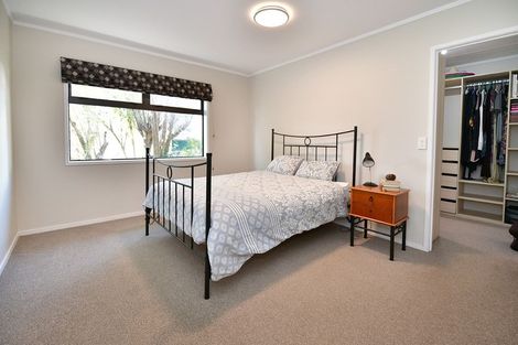 Photo of property in 36 Surf Road, Stanmore Bay, Whangaparaoa, 0932