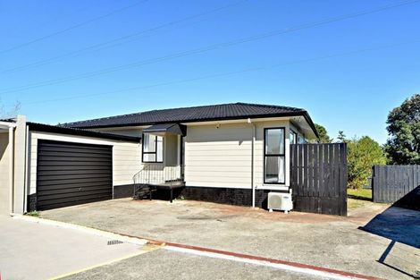 Photo of property in 2/50 Sikkim Crescent, Clover Park, Auckland, 2019