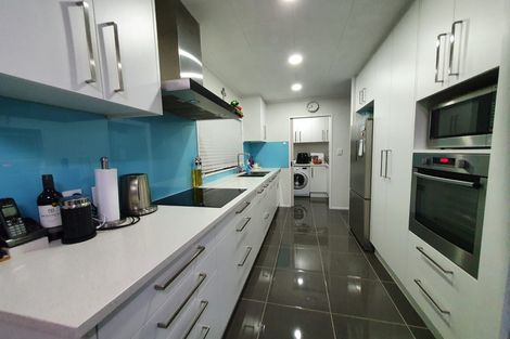 Photo of property in 41 Caribbean Drive, Unsworth Heights, Auckland, 0632