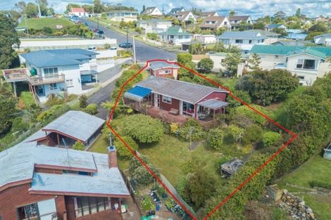 Photo of property in 11 Ross Avenue, Glenfield, Auckland, 0629
