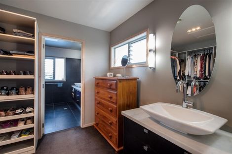 Photo of property in 35 Aotearoa Terrace, Murrays Bay, Auckland, 0630