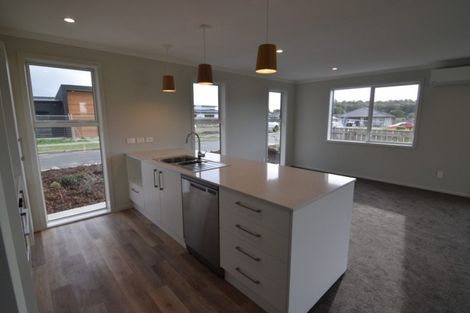 Photo of property in 3 Tapuhikura Street, Waikanae, 5036