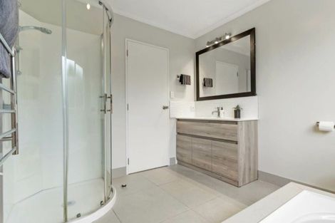 Photo of property in 2/19 Emyvalie Place, Dannemora, Auckland, 2016