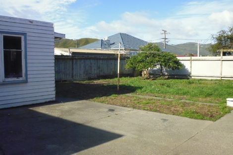 Photo of property in 2 Pringle Street, Taita, Lower Hutt, 5011