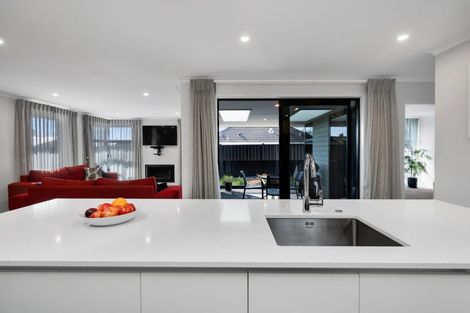 Photo of property in 8 Clinton Street, Fitzroy, New Plymouth, 4312