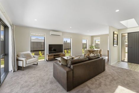 Photo of property in 2 Travertine Street, Cromwell, 9310