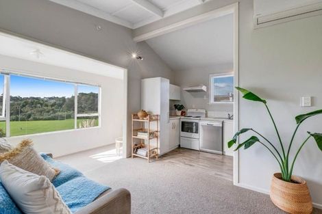 Photo of property in 10 Rimu Road, Stanmore Bay, Whangaparaoa, 0932