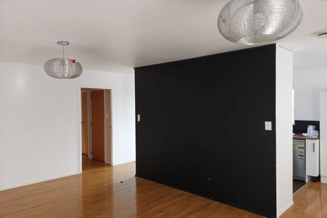 Photo of property in 10 Rook Place, Unsworth Heights, Auckland, 0632