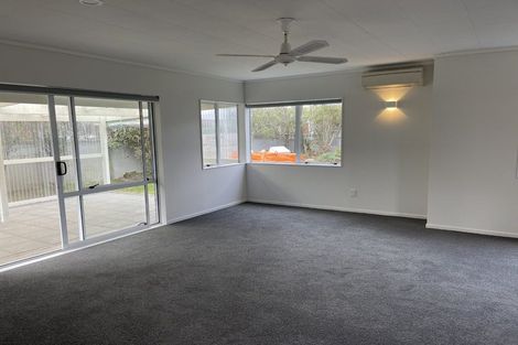 Photo of property in 4 Barbara Grove, Papamoa Beach, Papamoa, 3118