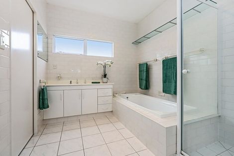 Photo of property in 132 Priestley Terrace, Bluff Hill, Napier, 4110