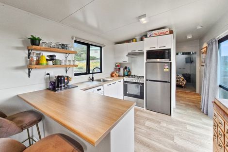 Photo of property in 64 Pratt Avenue, Foxton Beach, Foxton, 4815