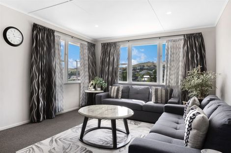 Photo of property in 111 Driver Crescent, Cannons Creek, Porirua, 5024