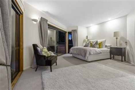 Photo of property in 9 The Knoll, Greenhithe, Auckland, 0632