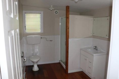 Photo of property in 2/28 Alexander Street, Cockle Bay, Auckland, 2014