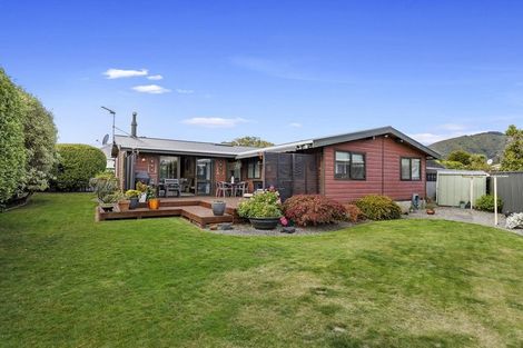 Photo of property in 6a Pilcher Crescent, Naenae, Lower Hutt, 5011