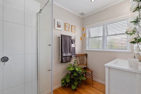 Photo of property in 2/2 Gordon Avenue, Milford, Auckland, 0620