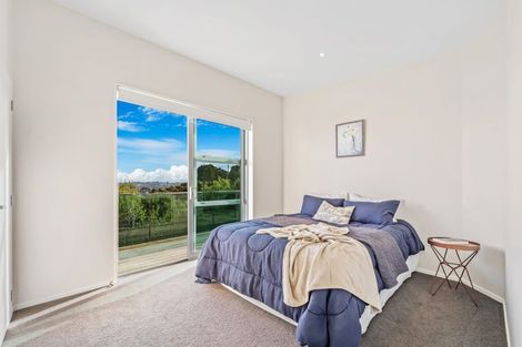 Photo of property in 87 Roberts Road, Matakatia, Whangaparaoa, 0930