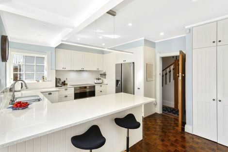 Photo of property in 17 Saint Albans Grove, Woburn, Lower Hutt, 5010