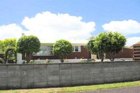 Photo of property in 1 Woodstock Crescent, Leamington, Cambridge, 3432