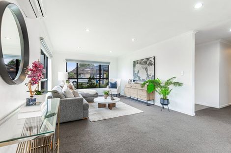 Photo of property in 8 Bonny Crescent, Massey, Auckland, 0614