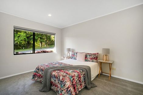 Photo of property in 1/4 De Havilland Drive, Goodwood Heights, Auckland, 2105