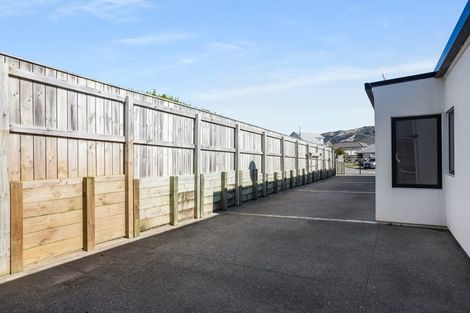 Photo of property in 3 Grace Cove, Aotea, Porirua, 5024