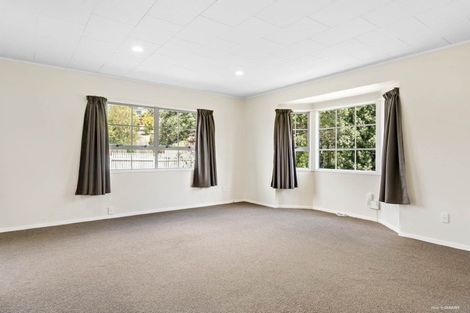 Photo of property in 35 Barbados Drive, Unsworth Heights, Auckland, 0632