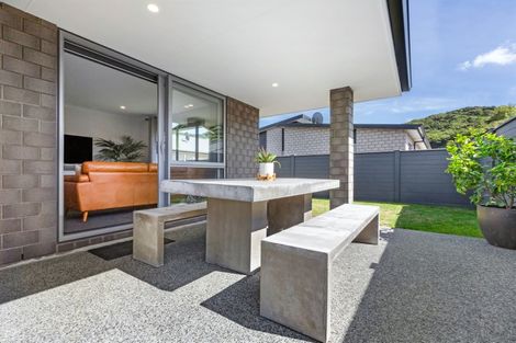 Photo of property in 3 Shearwater Lane, Whitby, Porirua, 5024