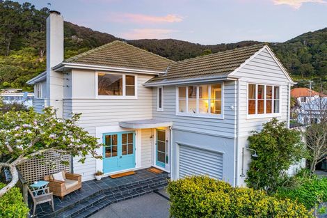 Photo of property in 9 Karamu Street, Eastbourne, Lower Hutt, 5013