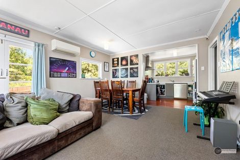 Photo of property in 15 Davis Grove, Wainuiomata, Lower Hutt, 5014