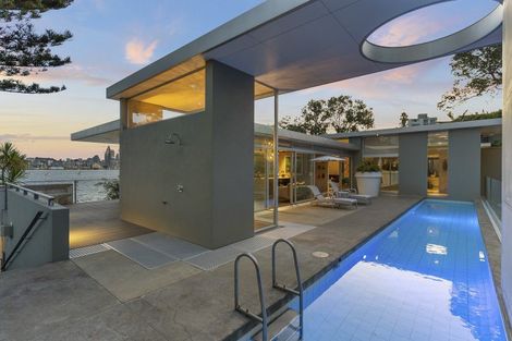 Photo of property in 9 Stanley Point Road, Stanley Point, Auckland, 0624