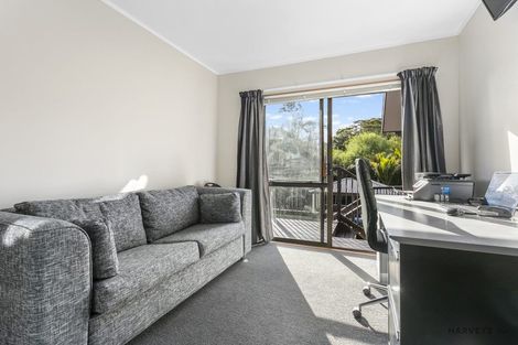 Photo of property in 19 Cochran Road, Oratia, Auckland, 0604