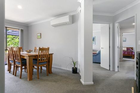 Photo of property in 18 Loch Views Road, Acacia Bay, Taupo, 3385