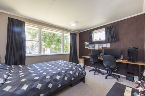 Photo of property in 5 Wairau Place, Kelvin Grove, Palmerston North, 4414