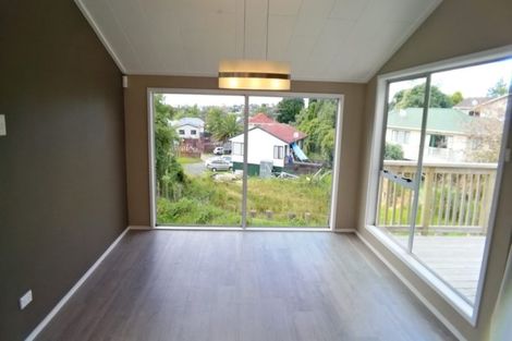 Photo of property in 28a Butterworth Drive, Glendene, Auckland, 0602