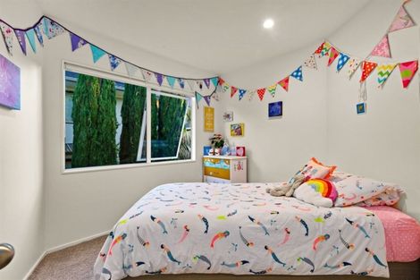 Photo of property in 1/7 Sharon Road, Waiake, Auckland, 0630