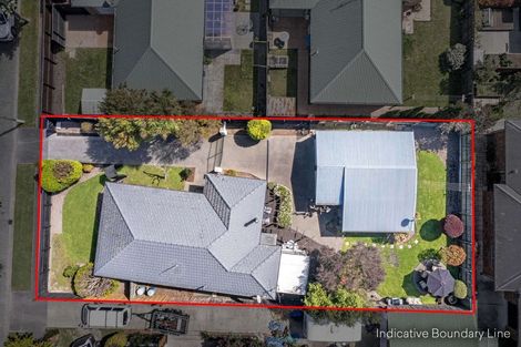 Photo of property in 77 Farquhars Road, Redwood, Christchurch, 8051