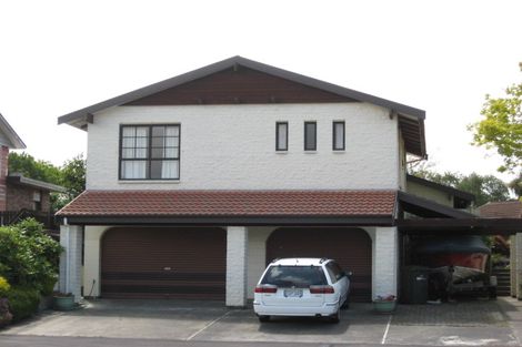 Photo of property in 16 Camberwell Place, Avonhead, Christchurch, 8042