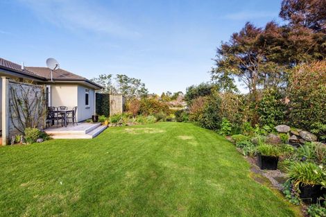 Photo of property in 15 Anderson Way, Highlands Park, New Plymouth, 4312