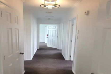 Photo of property in 27 Clinton Avenue, Te Atatu Peninsula, Auckland, 0610