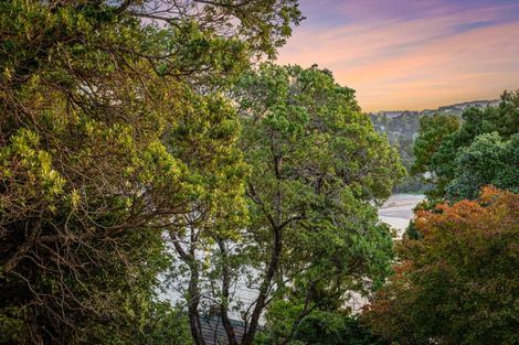 Photo of property in 8 Arapito Road, Titirangi, Auckland, 0604