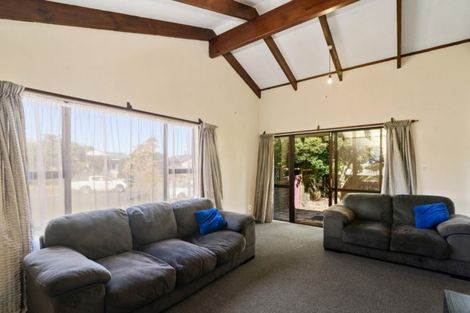 Photo of property in 37 Tennyson Drive, Owhata, Rotorua, 3010