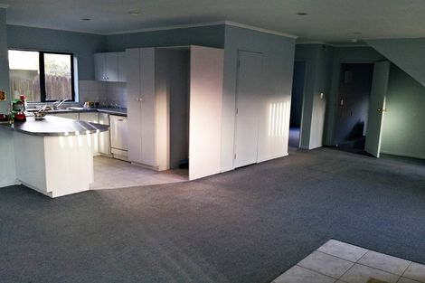 Photo of property in 30 Wyllie Road, Papatoetoe, Auckland, 2025