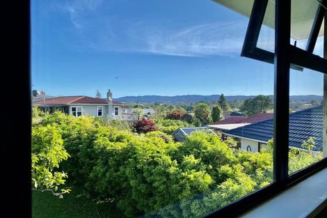 Photo of property in 24 School Road, Te Atatu South, Auckland, 0610