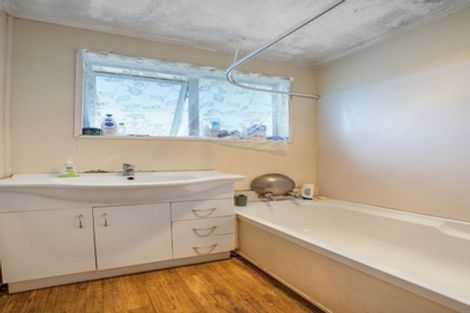 Photo of property in 22 Watchfield Close, Mangere, Auckland, 2022