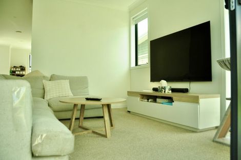 Photo of property in 4 Te Mura Crescent, Takanini, 2112