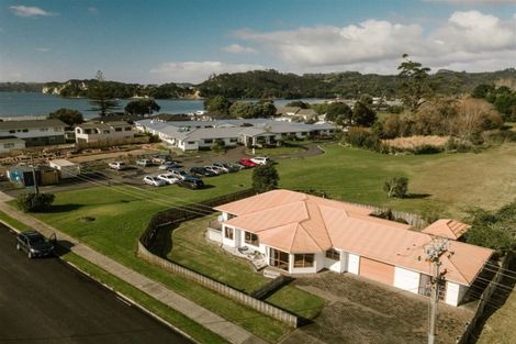 Photo of property in 16 Halligan Road, Whitianga, 3510