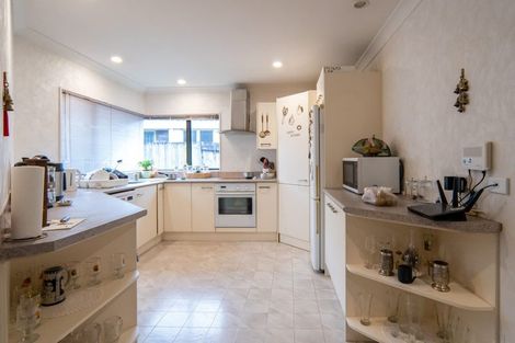 Photo of property in 35 Hastings Place, Hamilton Lake, Hamilton, 3204