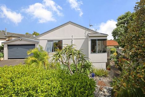 Photo of property in 5 Cognac Place, Henderson, Auckland, 0612